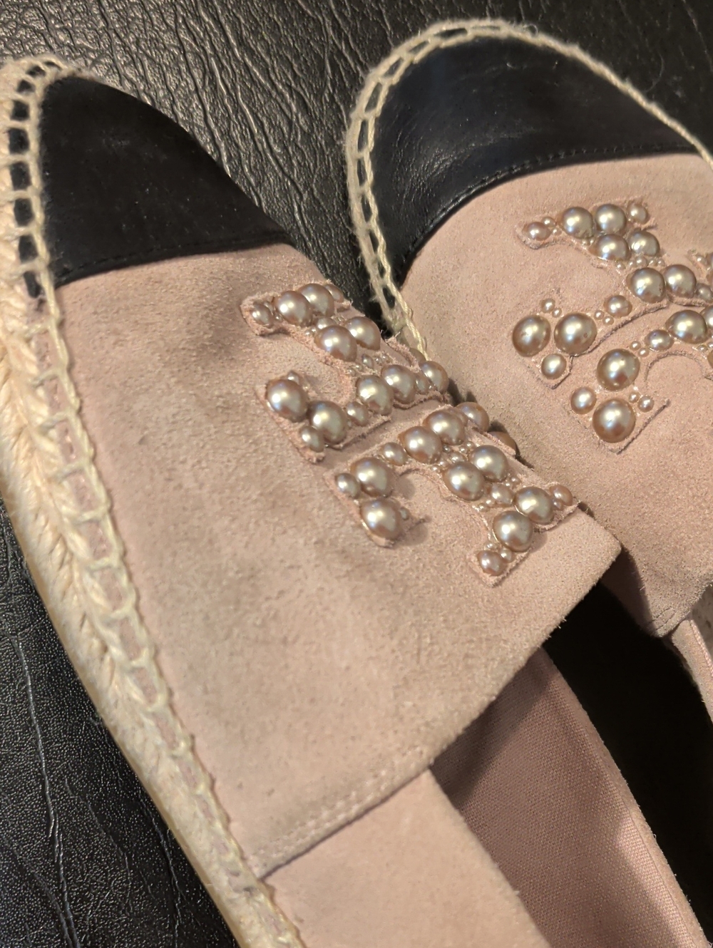 TORY BURCH blush pink suede espadrilles with pearl logo - size 8.5 - Picture 4 of 9